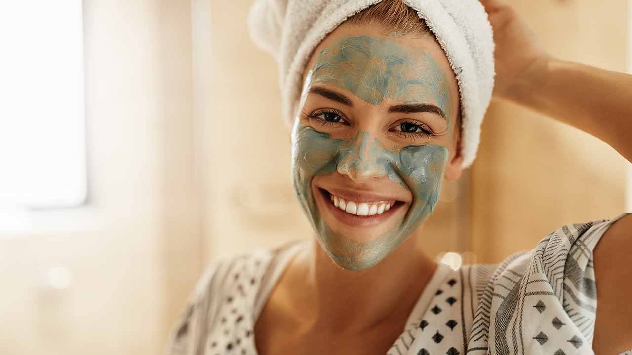ماسک صورت برای پوشاندن جوش